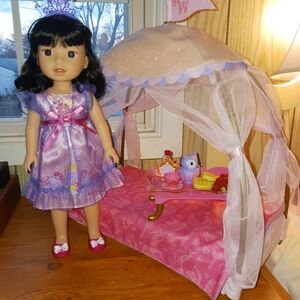 American Girl Wellie Wisher Doll Emerson Princess Canopy Bed Breakfast Tray